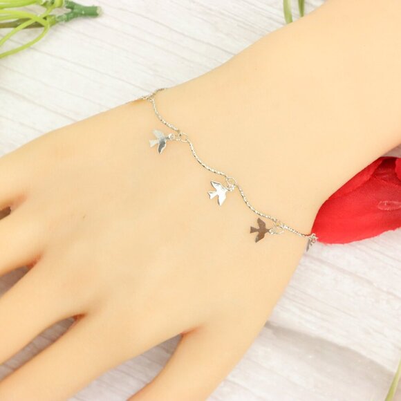 "Trendy Handmade Bracelet – A Thoughtful Gift for Girls & Women | UNVRC1029 - Picture 1 of 10